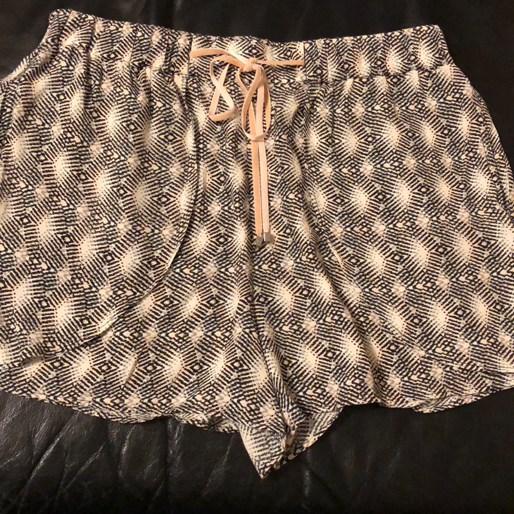 Flowy Patterned Drawstring Shorts - image 1